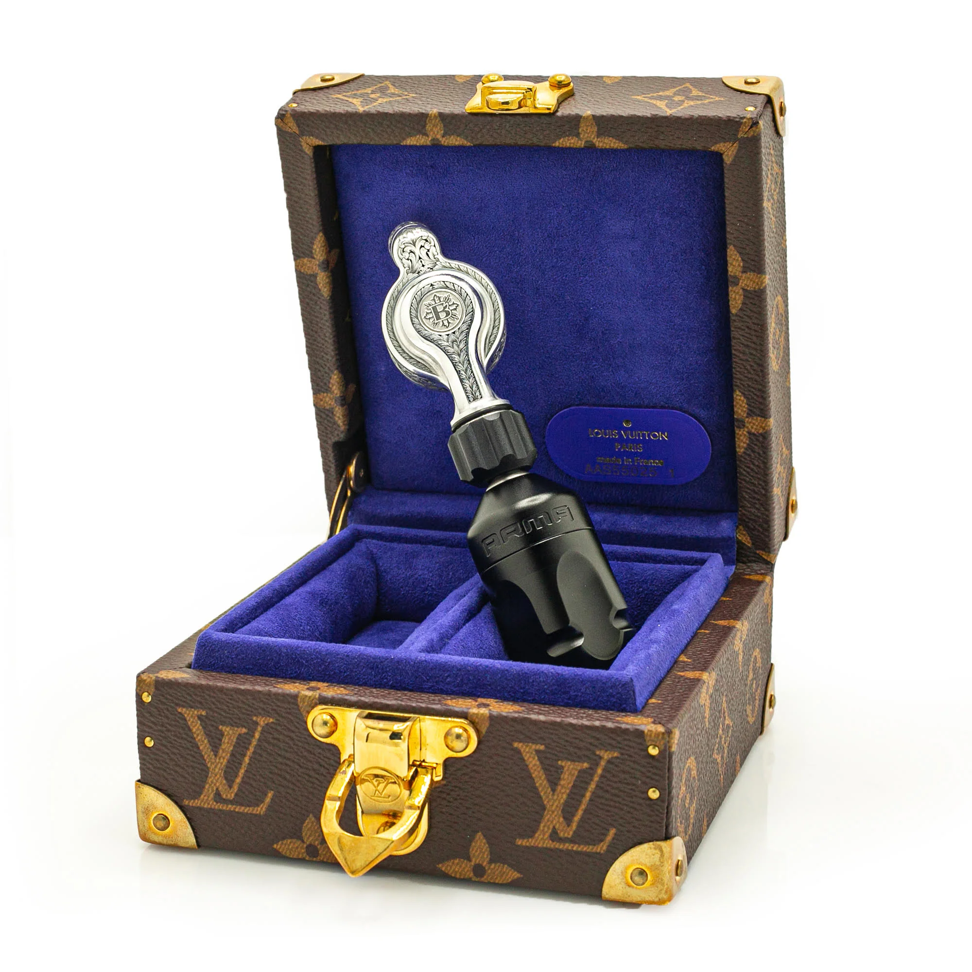 Deluxe Engraved Fantom with Louis Vuitton Case - Image 2
